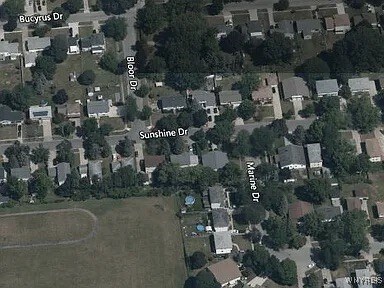 Building Photo - 111-Right Sunshine Dr