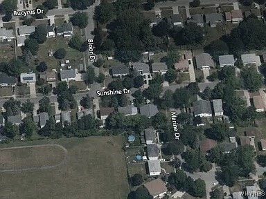 Building Photo - 111 Sunshine Dr