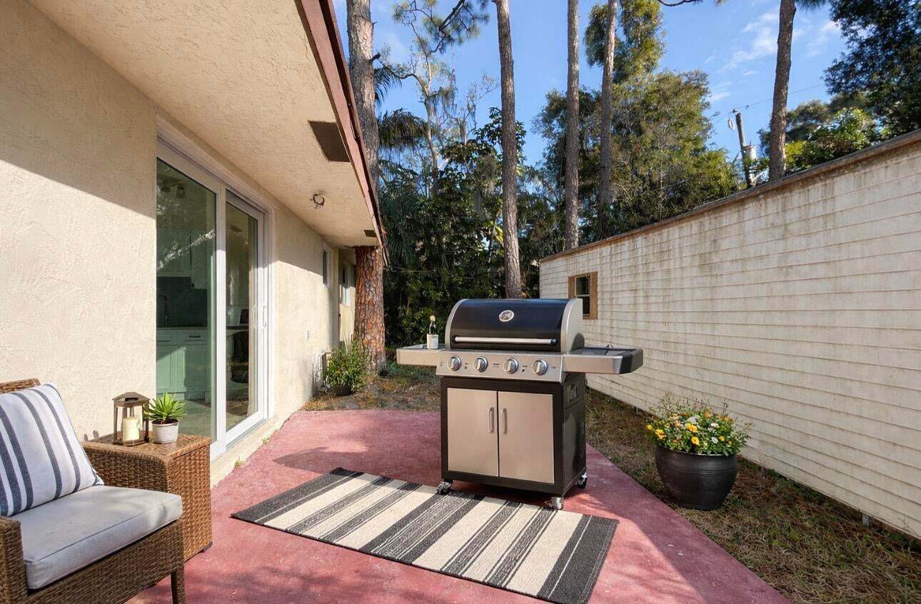 Building Photo - 736 Neil Rd