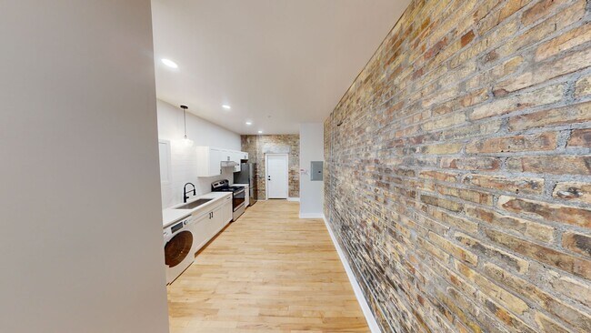 Building Photo - 1030 S Holmes St