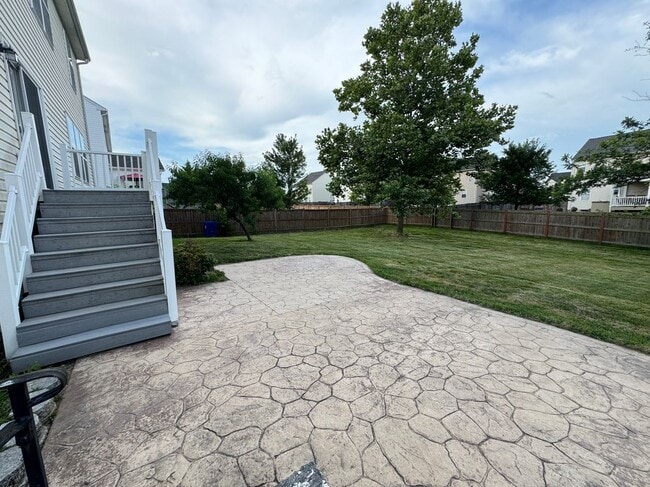 Building Photo - 105 Fredericksburg Dr
