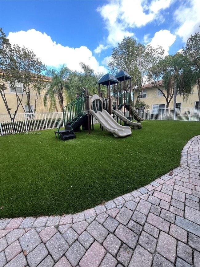 Building Photo - 8472 SW 29th St