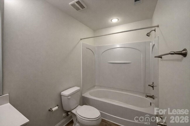 Building Photo - 121 Walnut Cove Dr