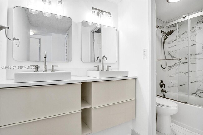 Building Photo - 3725 S Ocean Dr