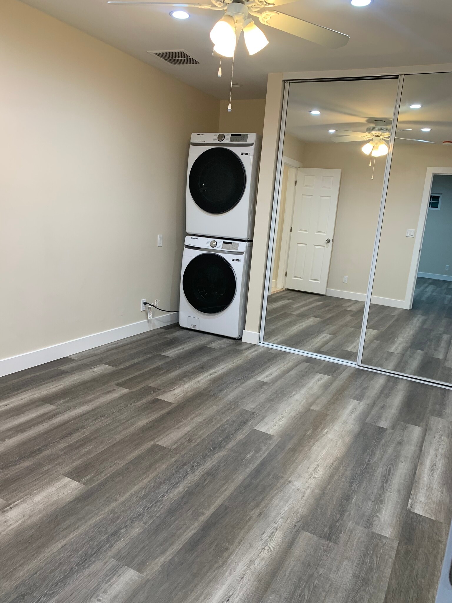 Building Photo - 6709 Sausalito Ave