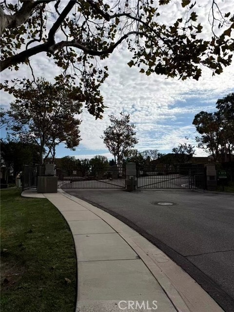 Building Photo - 14 Trillium Pl