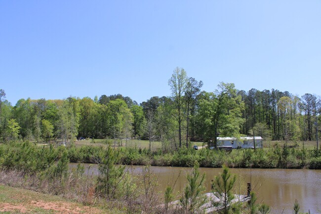 Building Photo - 818 W Grantville Rd