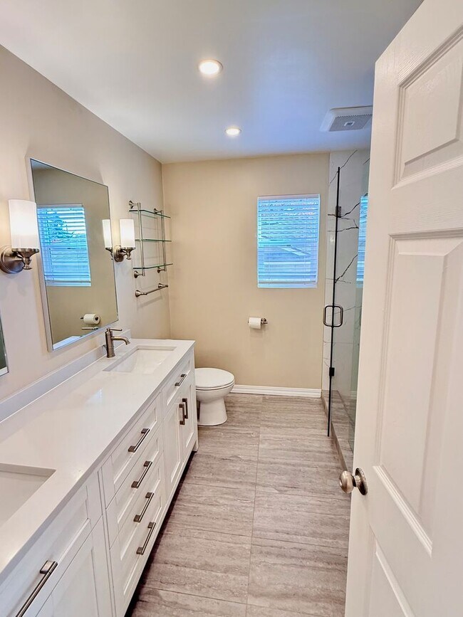 Building Photo - Beautiful 3 Bedroom Home in Northwest Reno