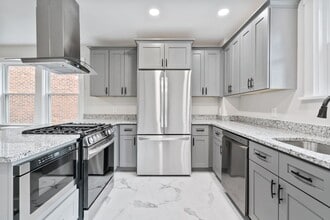 Building Photo - Exquisitely Renovated 3 Bedroom/ 2 Bath in Pittsburgh's East Side