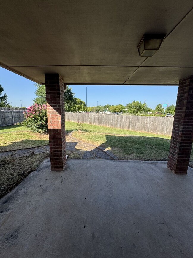 Building Photo - (3) Bed/(2) Bath in NE Norman w/ Safe Room!