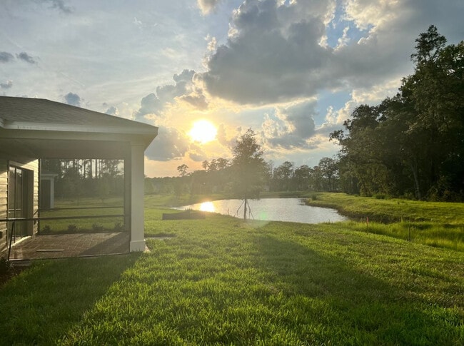 Building Photo - 35 White Rabbit Run