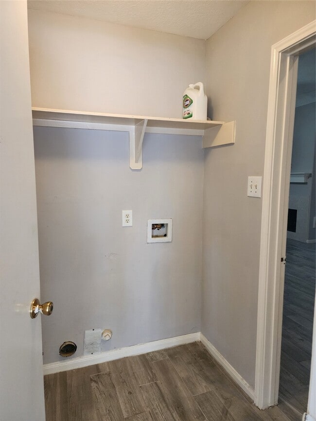 Building Photo - 8835 Aspen Meadow Dr