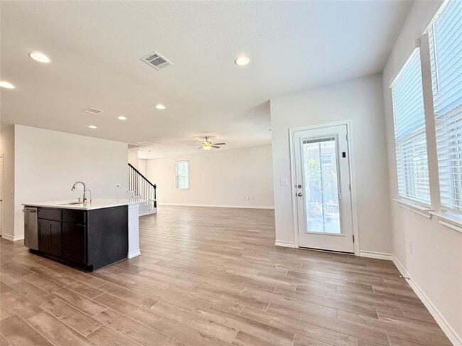 Building Photo - 7506 Elk Grove Path