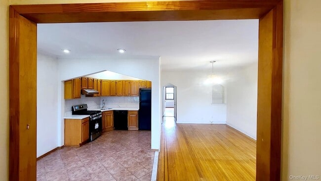 Building Photo - 85-78 66th Ave