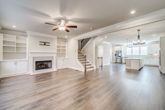 Building Photo - 1363 Harris Way S