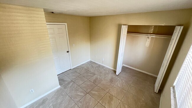 Building Photo - Cozy 2 BD/ 2 BA Apartment in Palm Bay! Washer and Dryer INCLUDED!