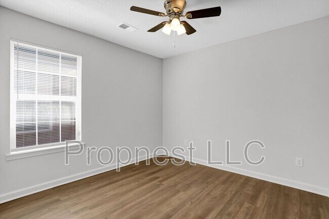 Building Photo - 866 Barrington Woods Cove