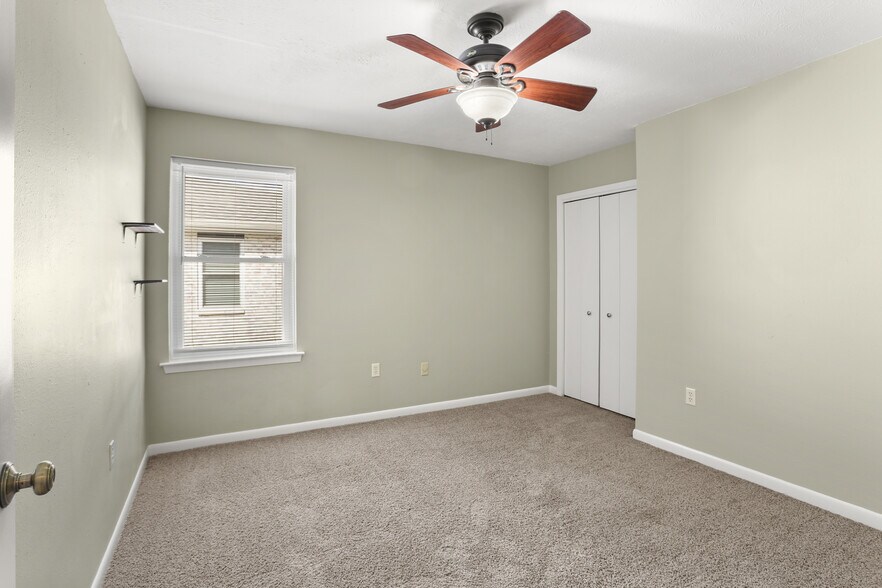 2nd bedroom - 117 28th St