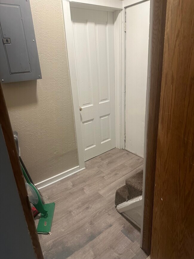 Back door entry - 4653-2 Bryant Ave N