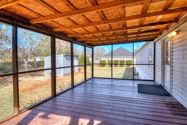 Building Photo - 892 W Five Notch Rd