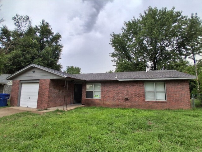 Building Photo - 130 Haner Cir