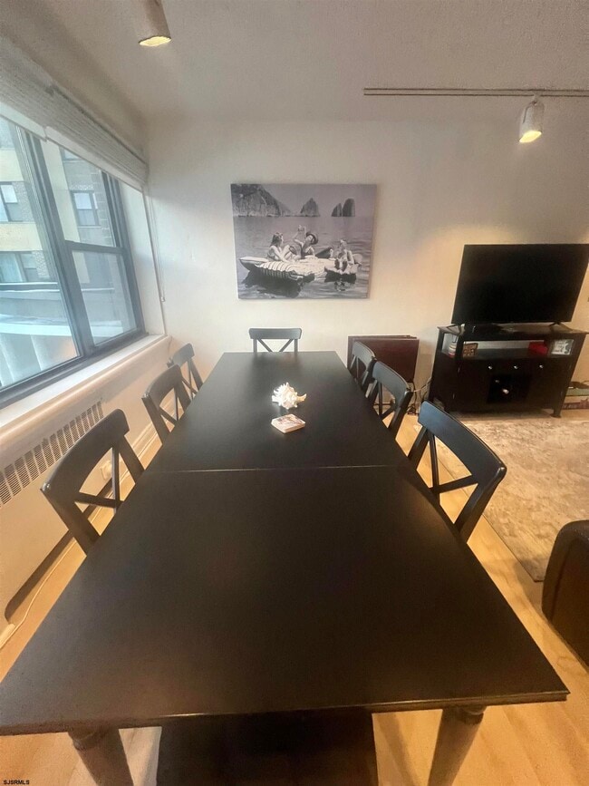 Building Photo - 101 S Raleigh Ave