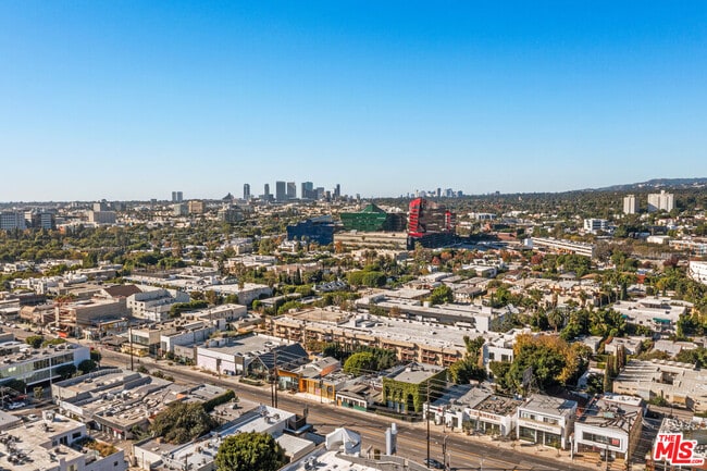 Building Photo - 850 Croft Ave