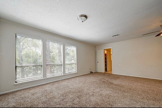 Building Photo - 1746 Cloister Dr