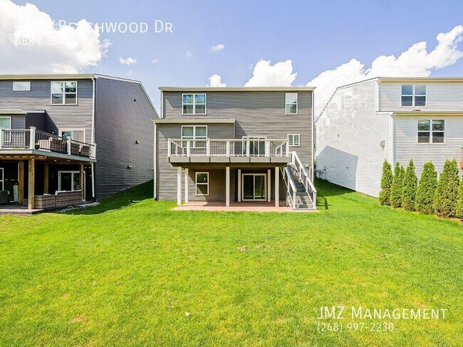 Building Photo - 1582 Beachwood Dr
