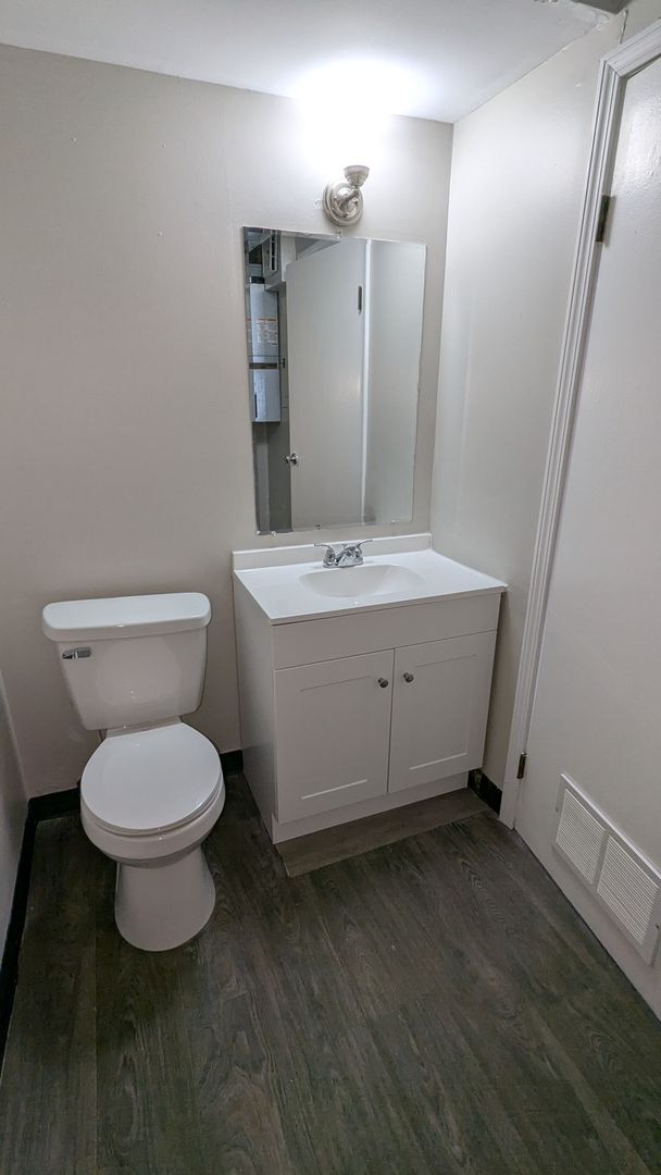 Building Photo - MN Cedar Village (833)