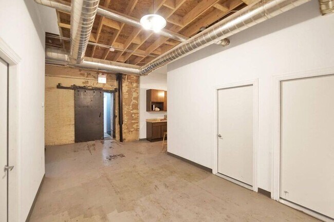Building Photo - 3530 W Armitage Ave