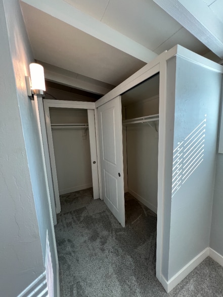 Building Photo - 742 Lakebird Dr