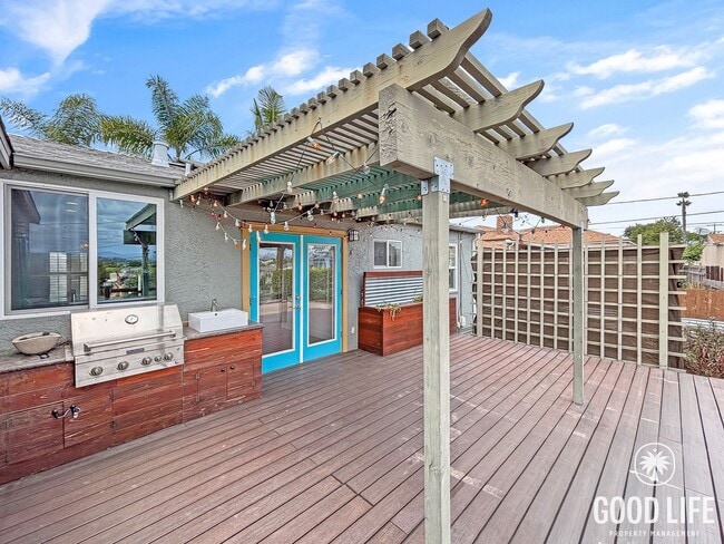 Building Photo - Unique 3BD/2BA Home in El Cerrito with Panoramic Views, Trex Deck & Large Yard