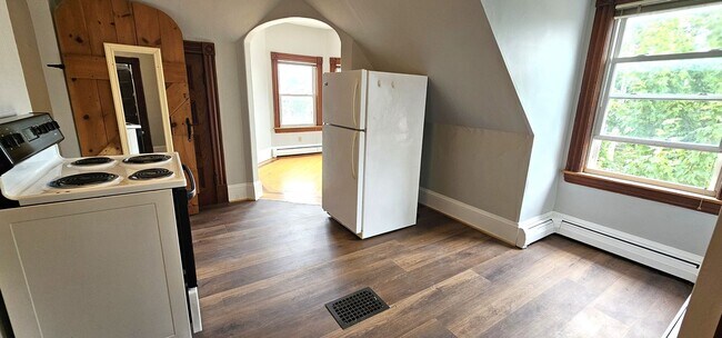 Building Photo - 234 Pearl St