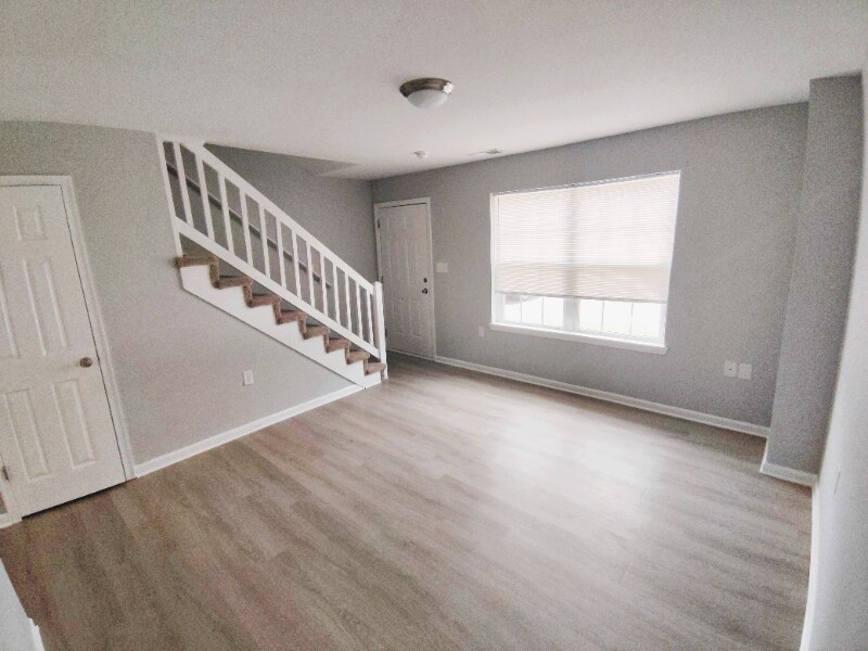 Building Photo - 65 Duiguid Dr
