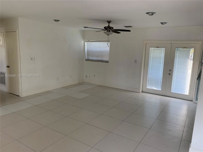 Building Photo - 14300 SW 105th Ave