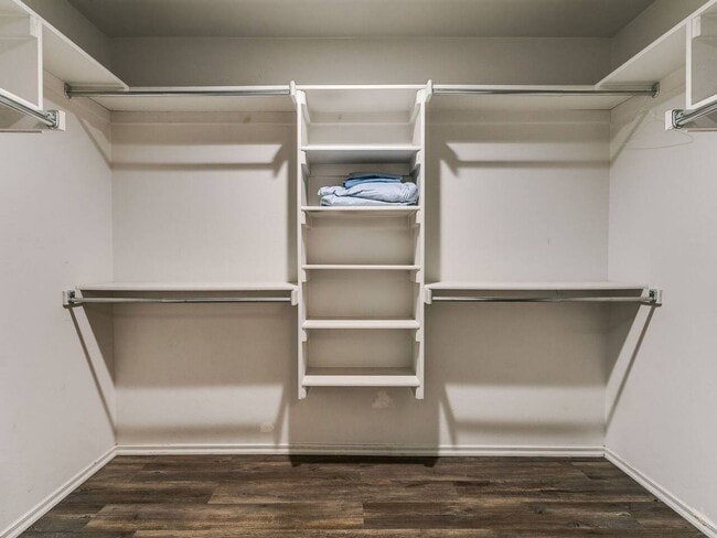 Building Photo - Modern 3BR/2BA Duplex | All Utilities Included | Downtown Edmond