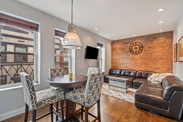 Building Photo - 115 Salem St