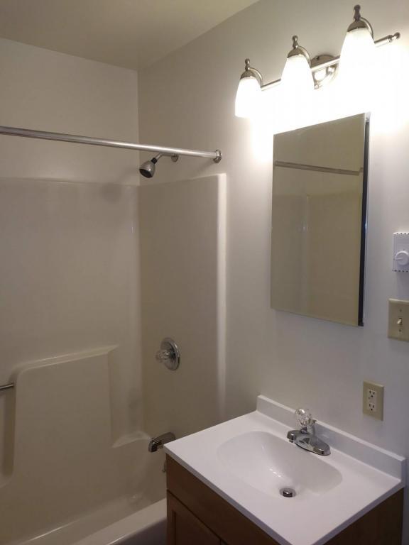 Building Photo - 480 E 5th Ave