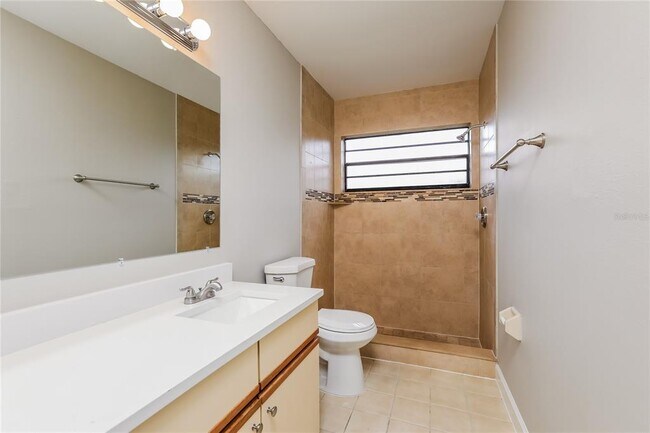 Building Photo - 616 Charing Cross Ct