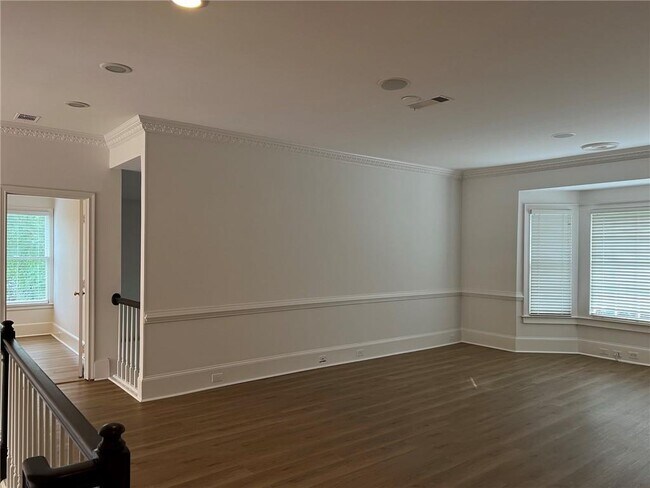 Building Photo - 4608 Chattahoochee Crossing SE