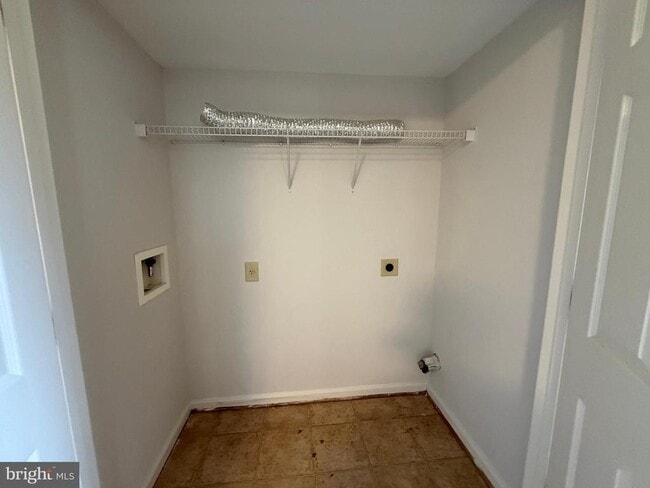 Building Photo - 7137 Wytheville Cir