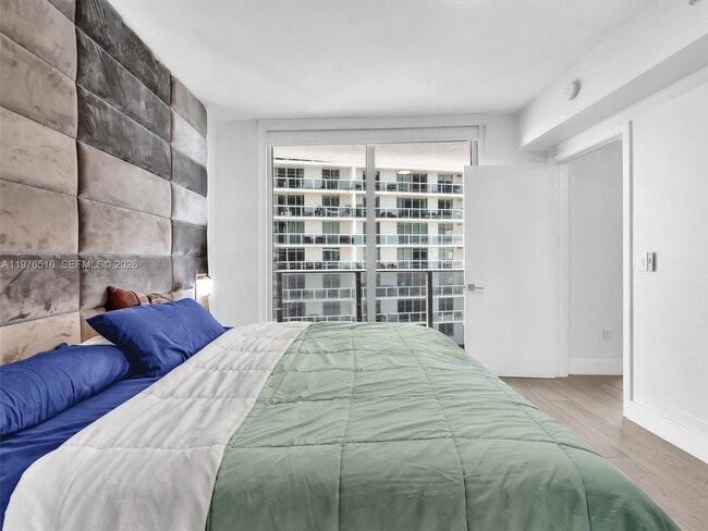 Building Photo - 488 NE 18th St