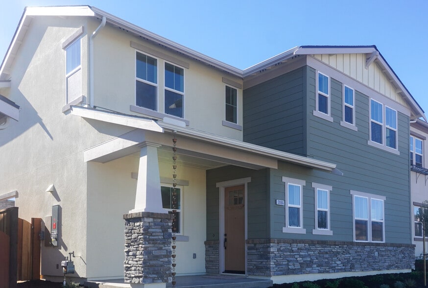 Building Photo - 3066 El Capitan Dr