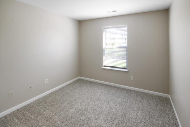 Building Photo - 300 Stonewall Creek Dr