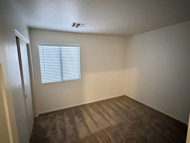 Building Photo - Gilbert 3 Bed, 2 Full Bath Single Story Home