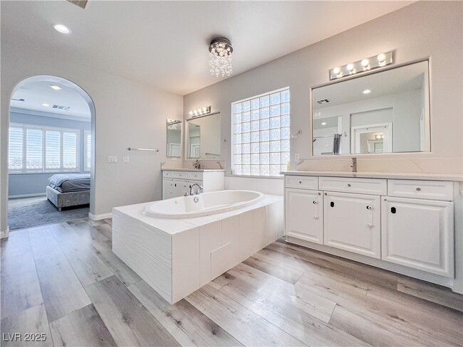 Building Photo - 7868 Arroyo Glen Ct