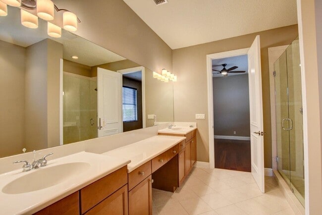 Building Photo - 6669 Cobia Cir