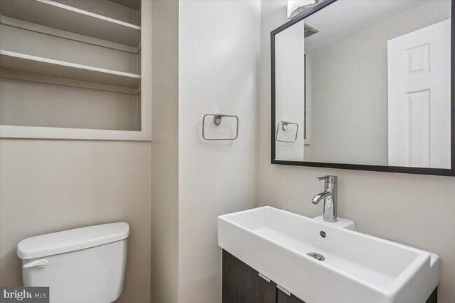 Building Photo - 3 Cinzano Ct