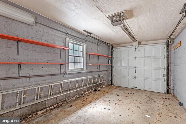 Building Photo - 4401 Davenport St NW